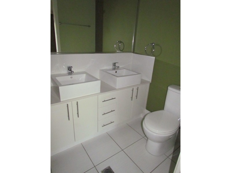 1/24 Bluetail Crescent, Coomera QLD 4209