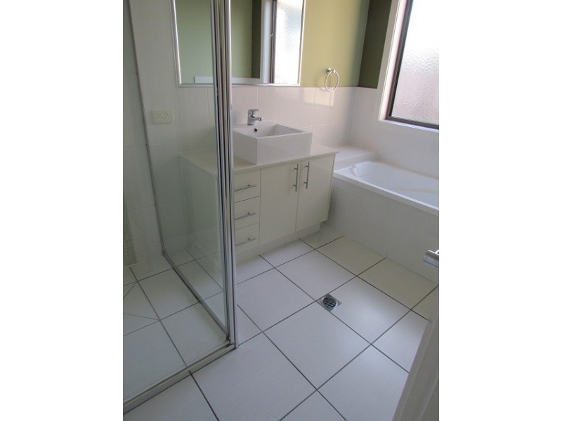 1/24 Bluetail Crescent, Coomera QLD 4209