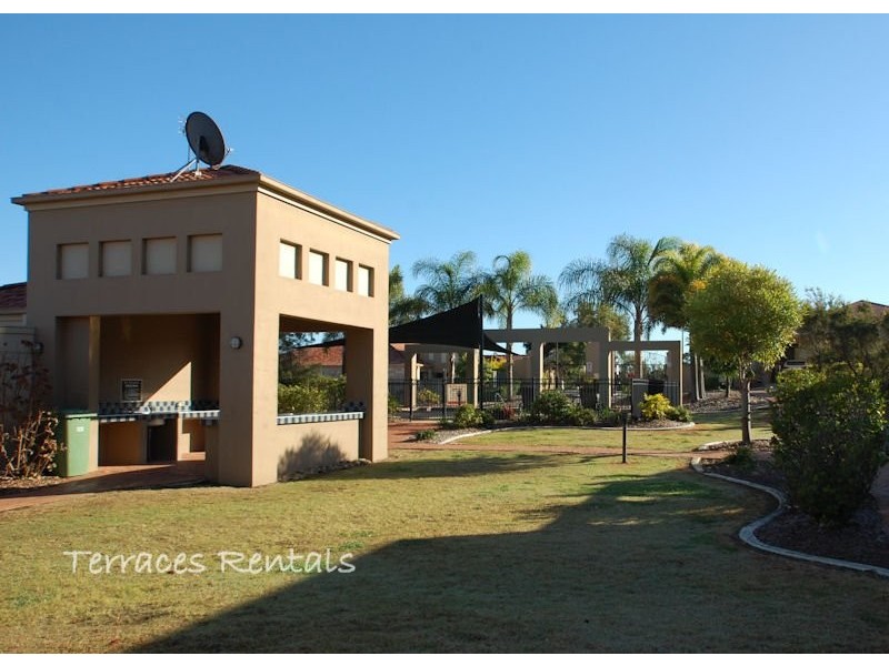 1c/24 Amsonia Court,, Arundel QLD 4214