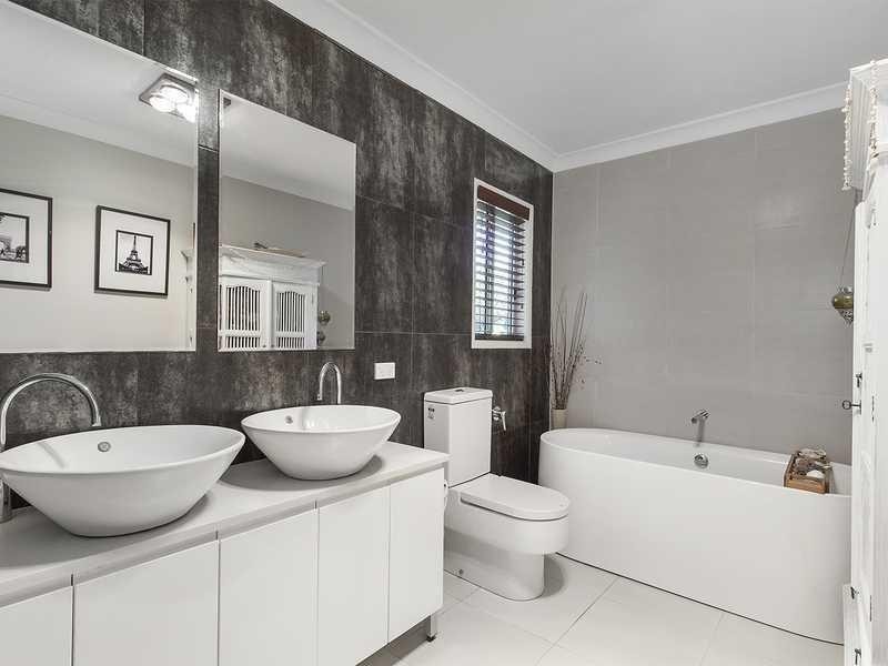 22 Leviathan Drive, Mudgeeraba QLD 4213