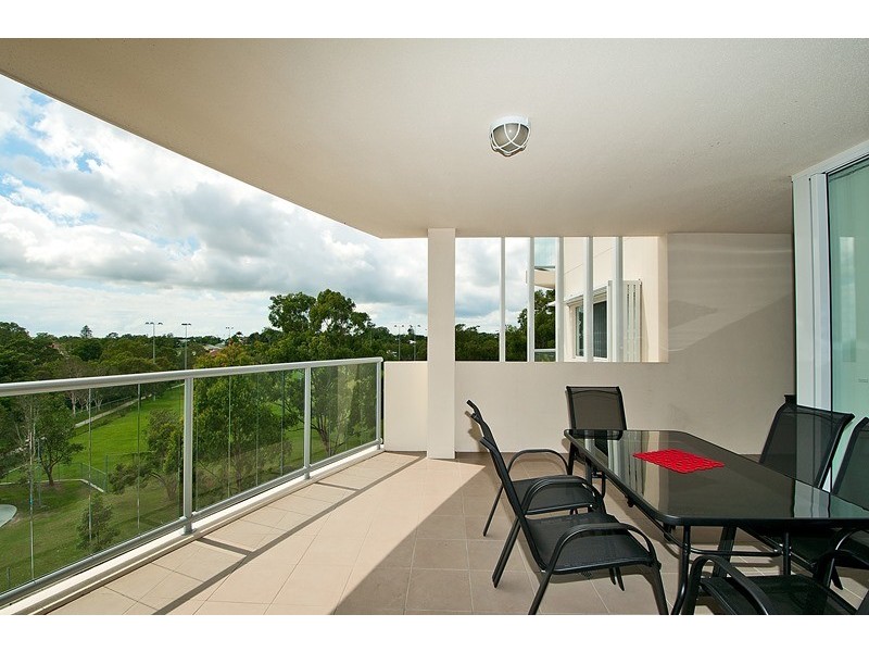 883/51 Playfield Street, Chermside QLD 4032