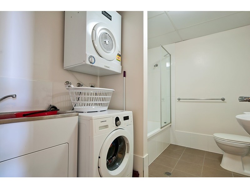 883/51 Playfield Street, Chermside QLD 4032