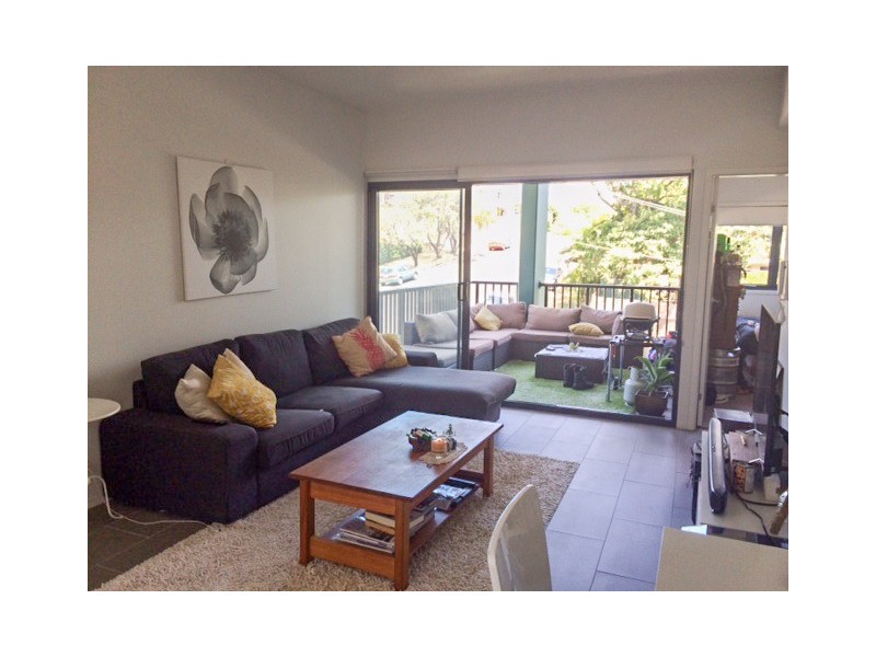 2/2 Garden Terrace, Newmarket QLD 4051