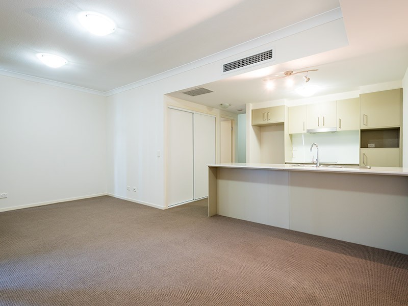 883/51 Playfield Street, Chermside QLD 4032