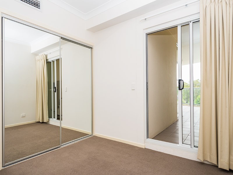 883/51 Playfield Street, Chermside QLD 4032