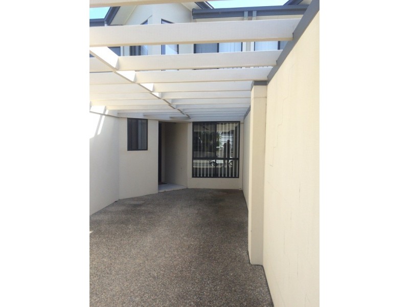 19 Santa Barbara Road, Hope Island QLD 4212