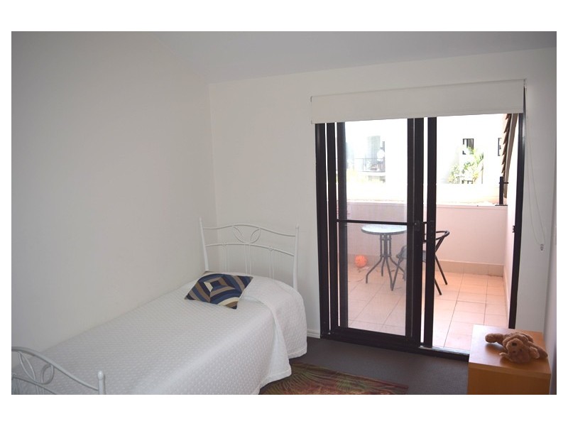 31/1 Great Hall Dve, Nobby Beach QLD 4218