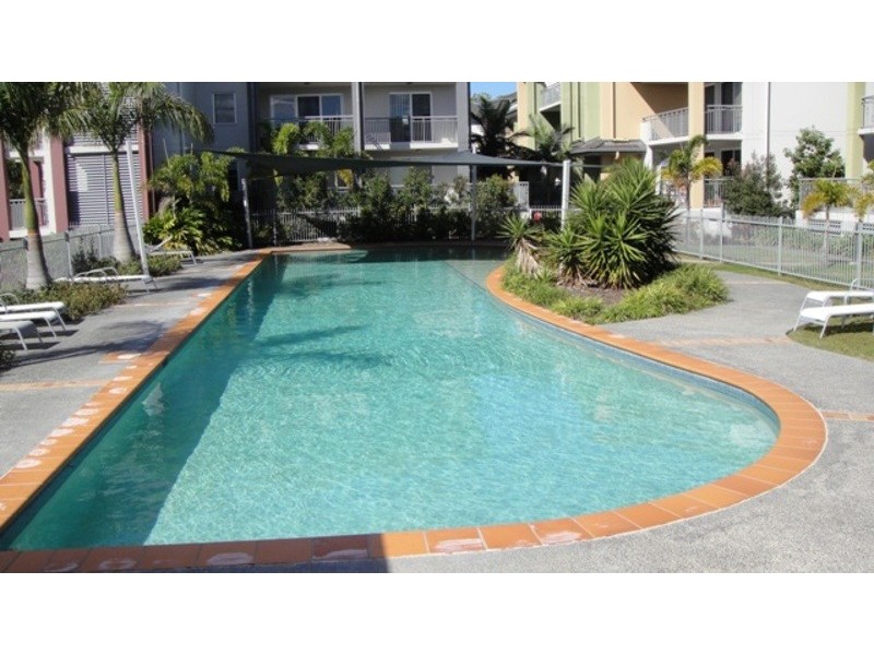 33 Clark St, Biggera Waters QLD 4216