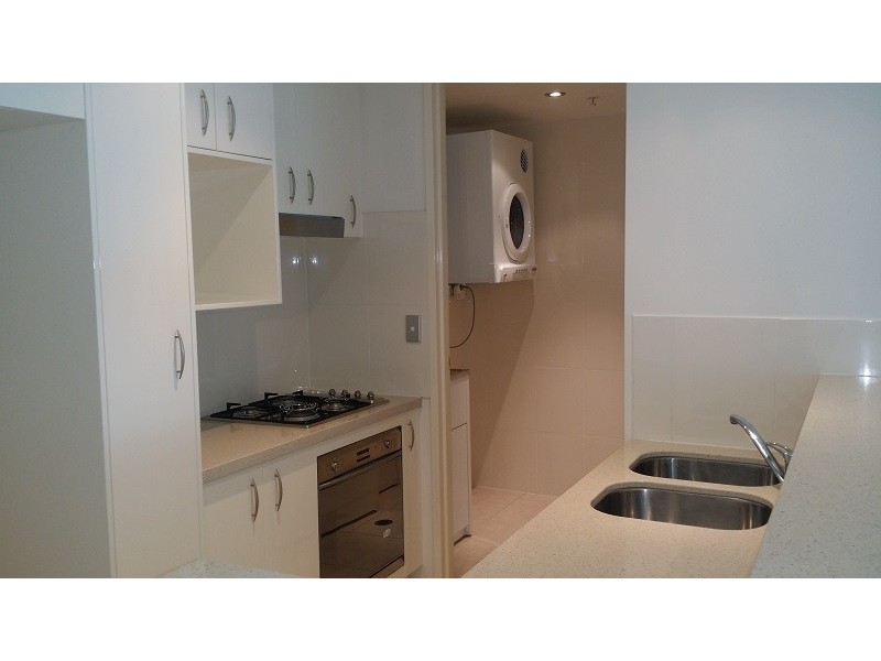 1002/1 Como Crescent, Southport QLD 4215