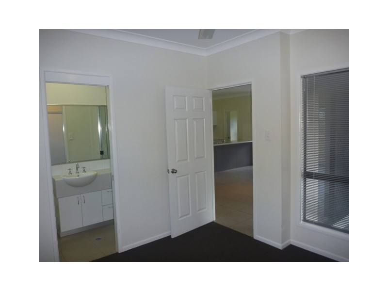 37 Park Lane, Kirwan QLD 4817