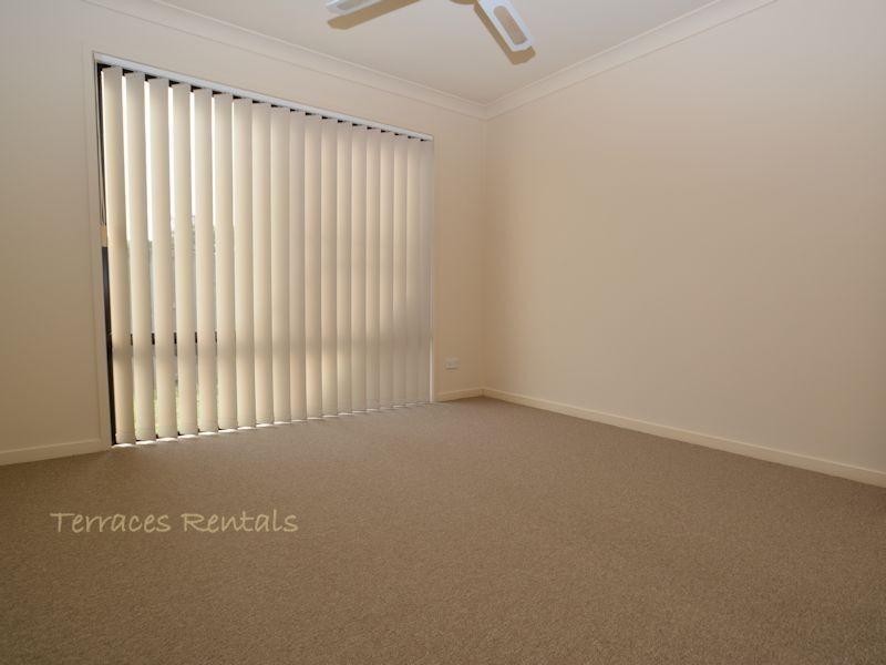 1A/24 Amsonia Court,, Arundel QLD 4214