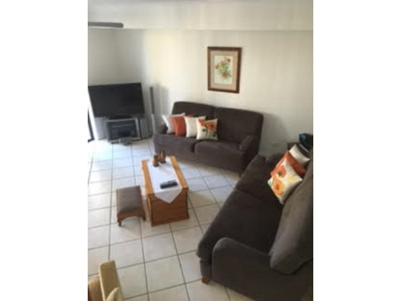 323 Christine Avenue, Varsity Lakes QLD 4227