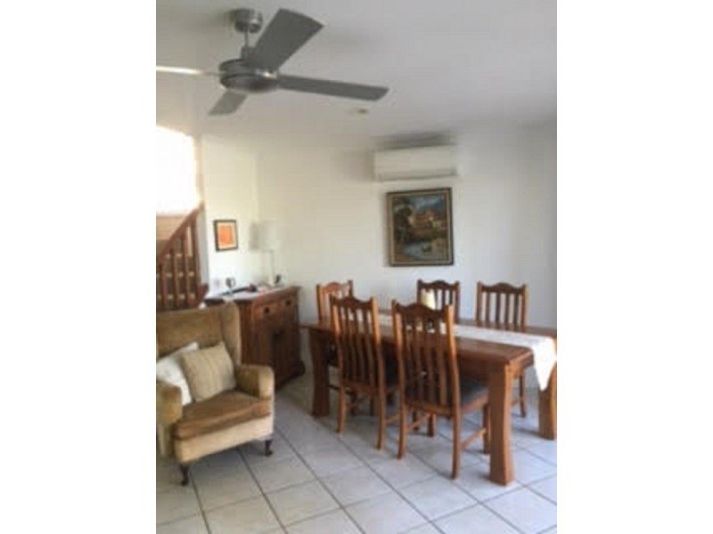323 Christine Avenue, Varsity Lakes QLD 4227