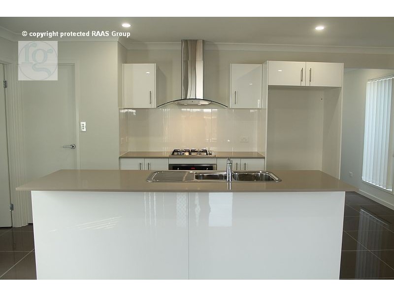 75 Hanover Drive, Pimpama QLD 4209