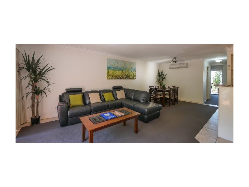 24/1 Great Hall Dve, Nobby Beach QLD 4218