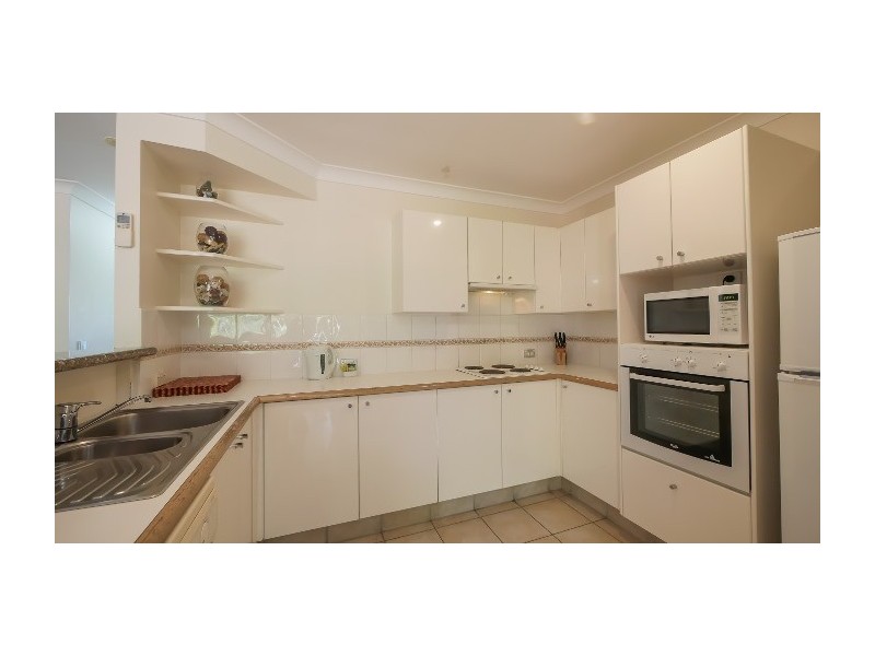 24/1 Great Hall Dve, Nobby Beach QLD 4218