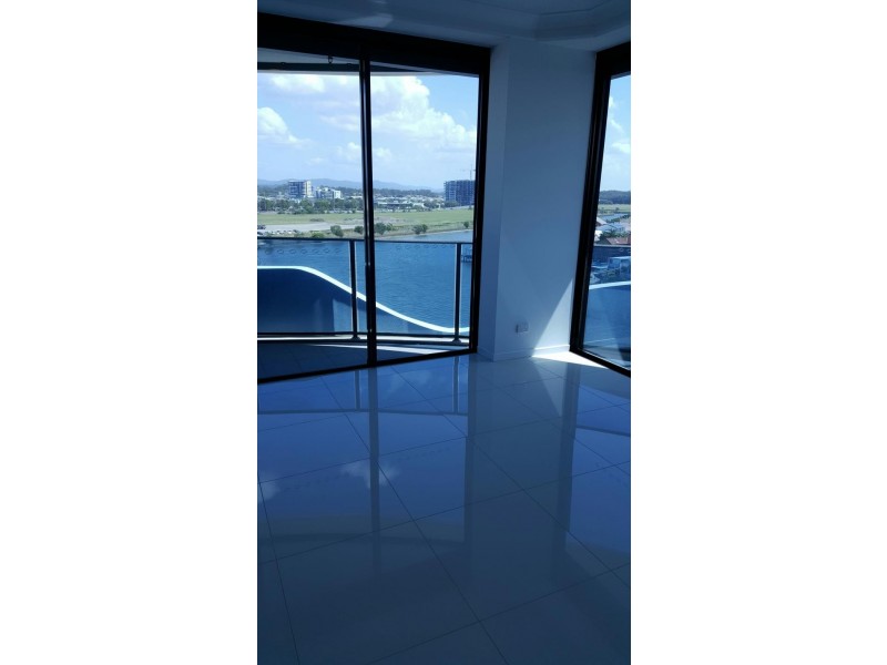 @/5 Harbour Side Court, Biggera Waters QLD 4216