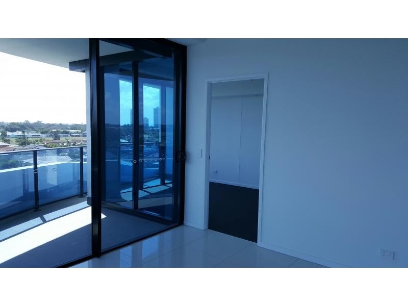 @/5 Harbour Side Court, Biggera Waters QLD 4216