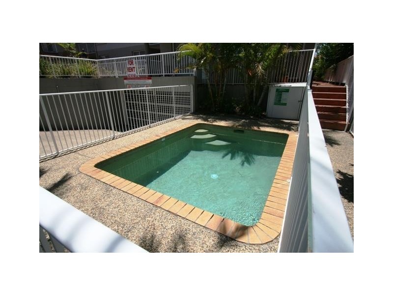 7-9 Illawong Street, Chevron Island QLD 4217