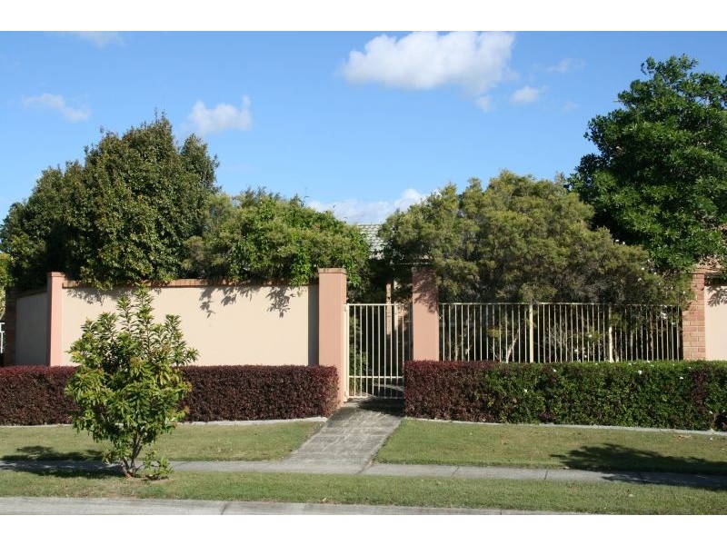 27 Camille Crescent, Wynnum West QLD 4178