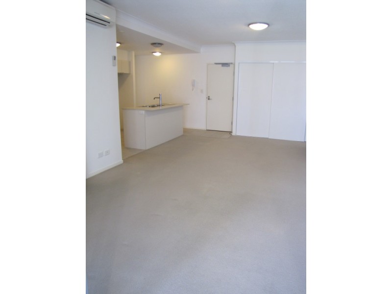 319/23 Playfield Street, Chermside QLD 4032