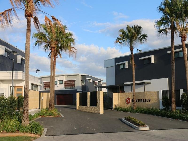@/42 Stadium Drive, Robina QLD 4226