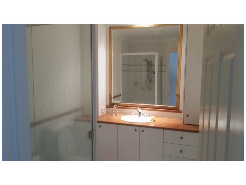 7/100 Cotlew St East, Southport QLD 4215