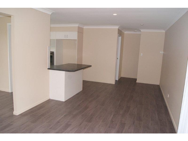 2 Eric Sykes Close, Parkwood QLD 4214