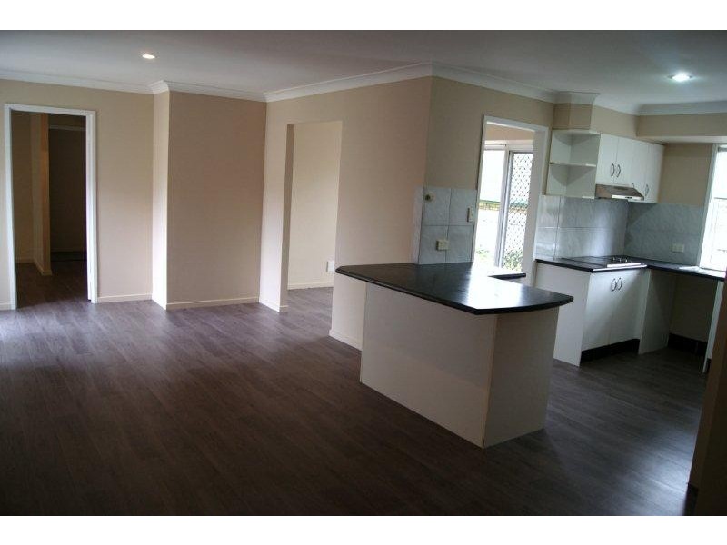2 Eric Sykes Close, Parkwood QLD 4214