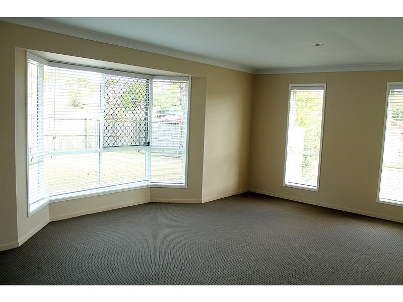 2 Eric Sykes Close, Parkwood QLD 4214