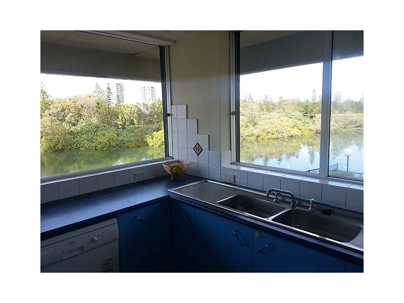 5/3490 Main Beach Parade, Main Beach QLD 4217