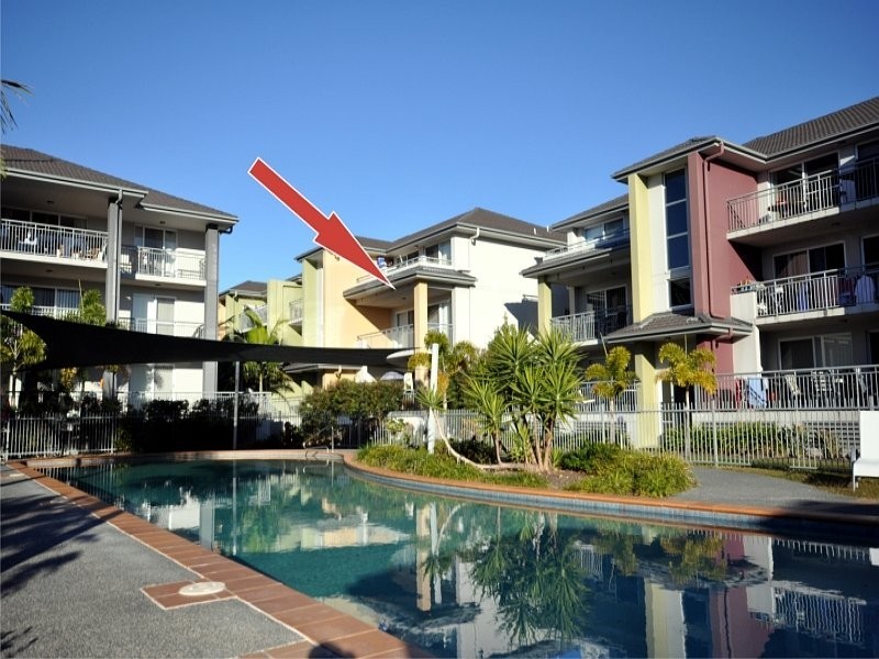 33 Clark St, Biggera Waters QLD 4216