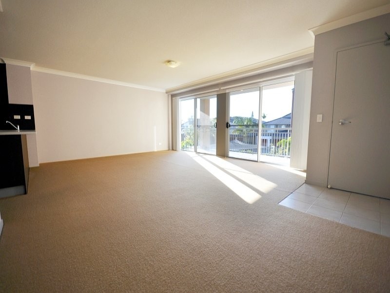 33 Clark St, Biggera Waters QLD 4216