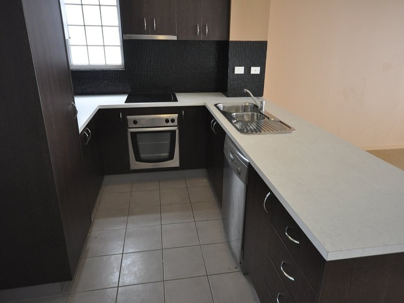 33 Clark St, Biggera Waters QLD 4216