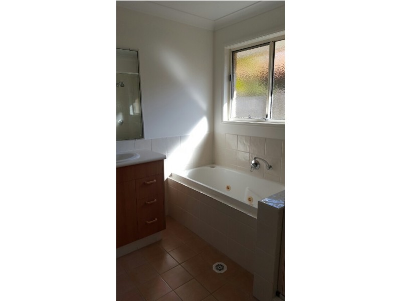 50 Yodelay St, Varsity Lakes QLD 4227