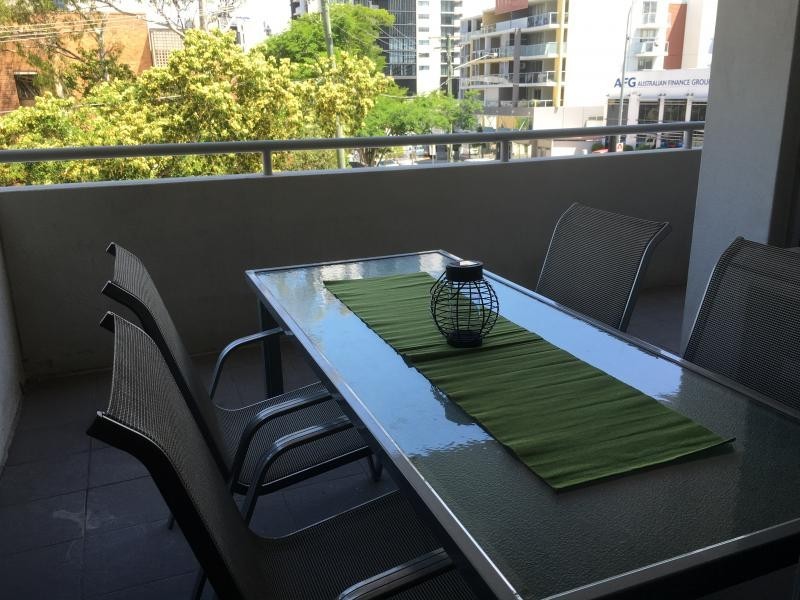 S06/8 Cordelia st, South Brisbane QLD 4101