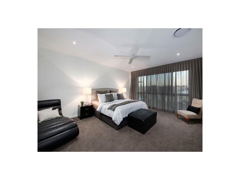 Hope Island QLD 4212