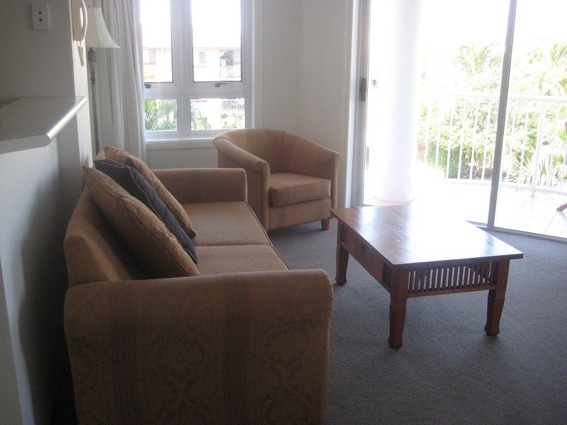1028/2633 Gold Coast Highway, Broadbeach QLD 4218