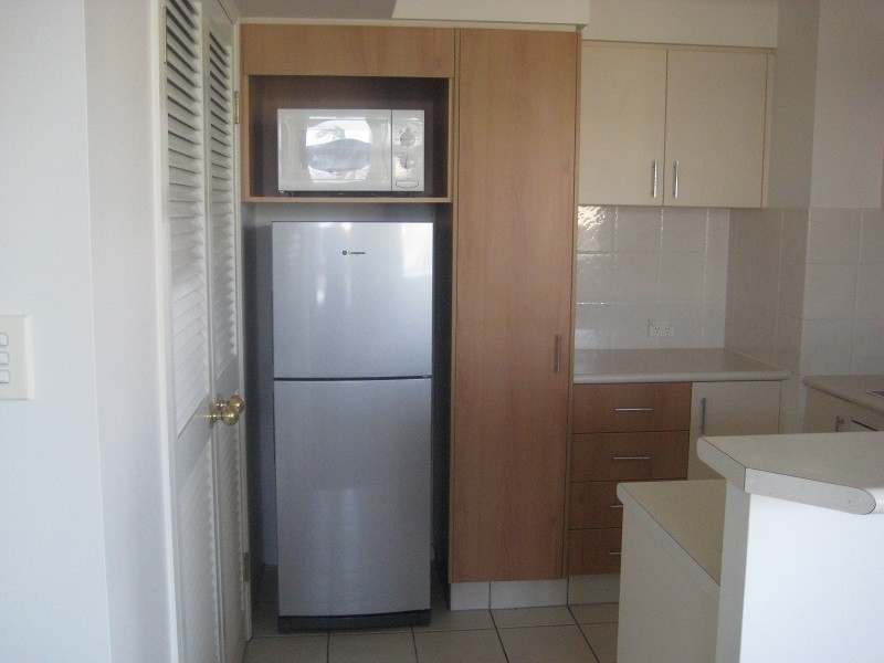 1028/2633 Gold Coast Highway, Broadbeach QLD 4218