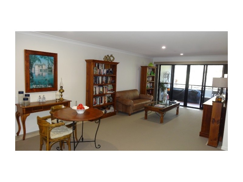 1 Great Hall Dve, Nobby Beach QLD 4218