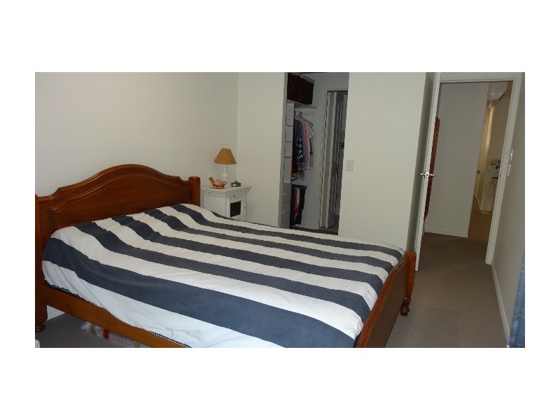 1 Great Hall Dve, Nobby Beach QLD 4218