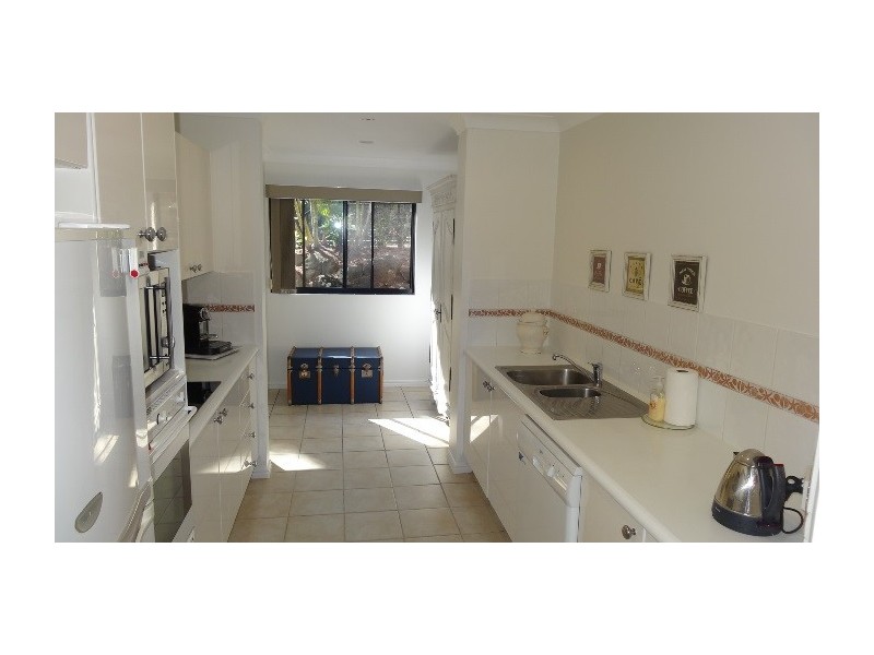 1 Great Hall Dve, Nobby Beach QLD 4218