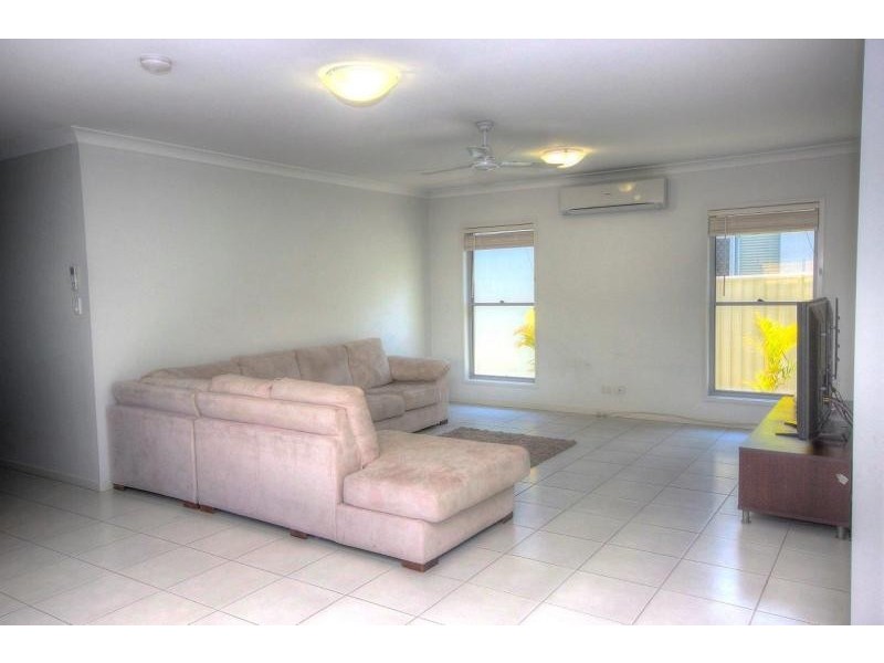 21 Riverstone Cresent, Little Mountain QLD 4551