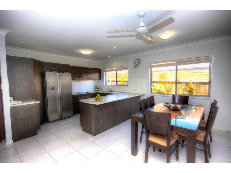 21 Riverstone Cresent, Little Mountain QLD 4551