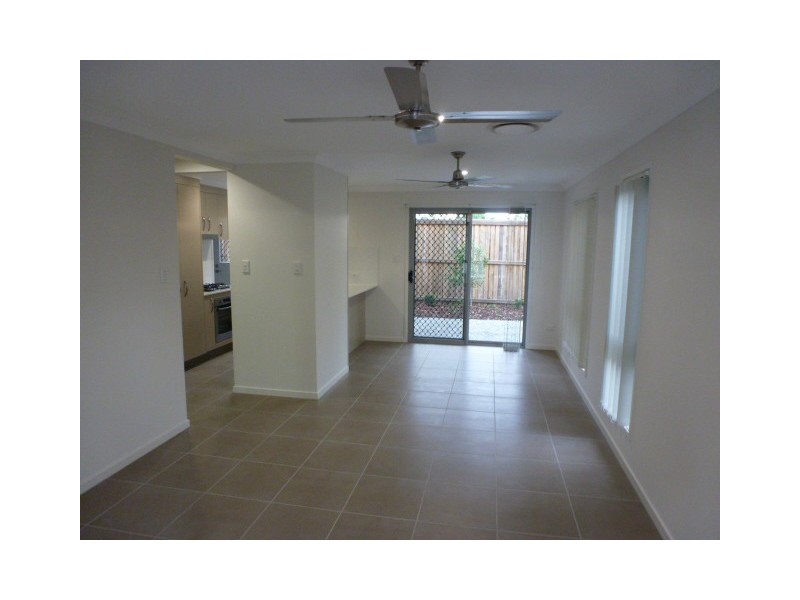 86 Carselgrove Ave, Fitzgibbon QLD 4018