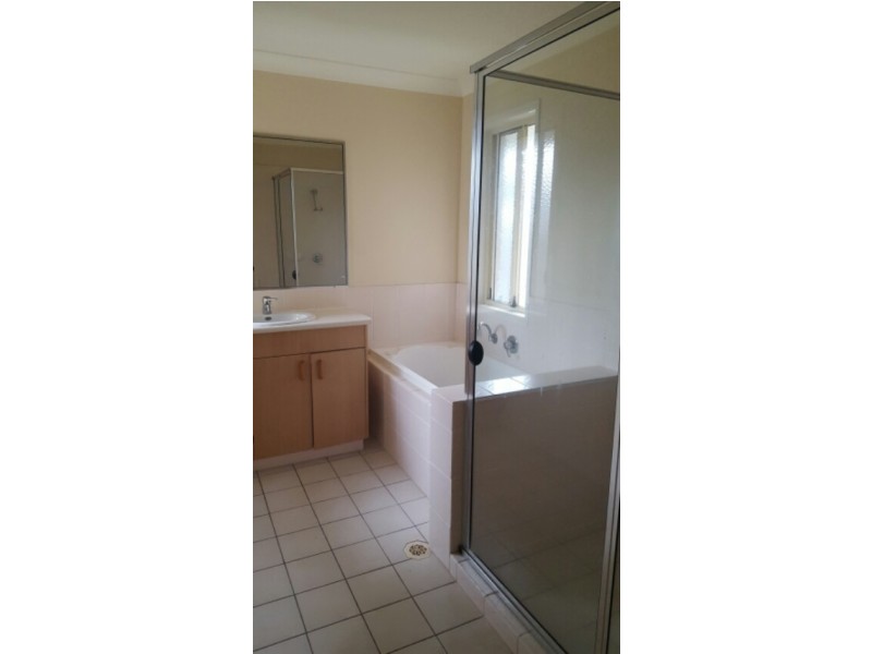 13 Daryl st, Varsity Lakes QLD 4227
