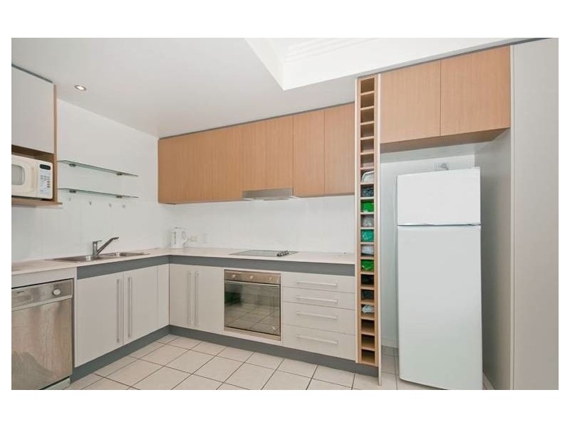 2/106 Carmody Road, St Lucia QLD 4067