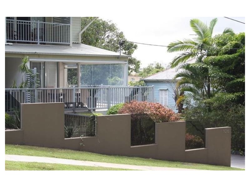 2/106 Carmody Road, St Lucia QLD 4067