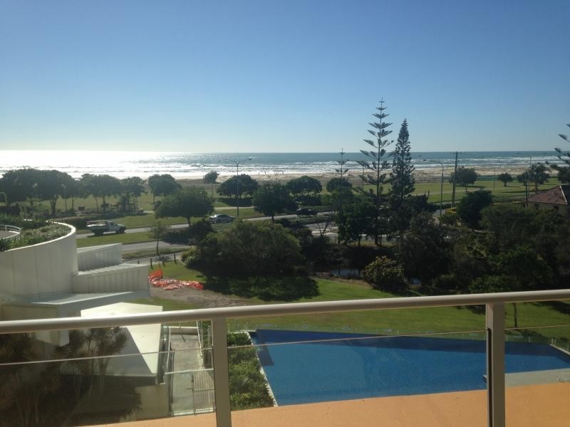 104/2 Creek Street, Kirra QLD 4225