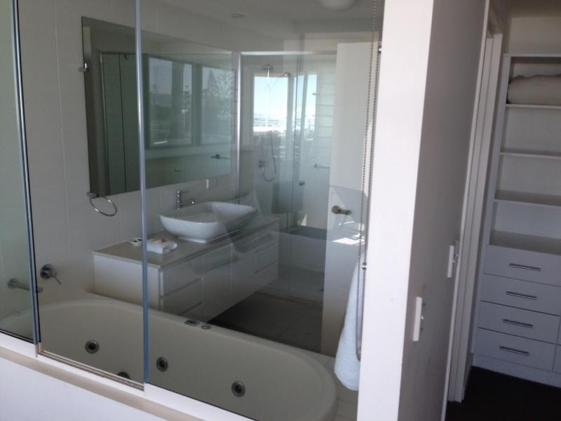 104/2 Creek Street, Kirra QLD 4225